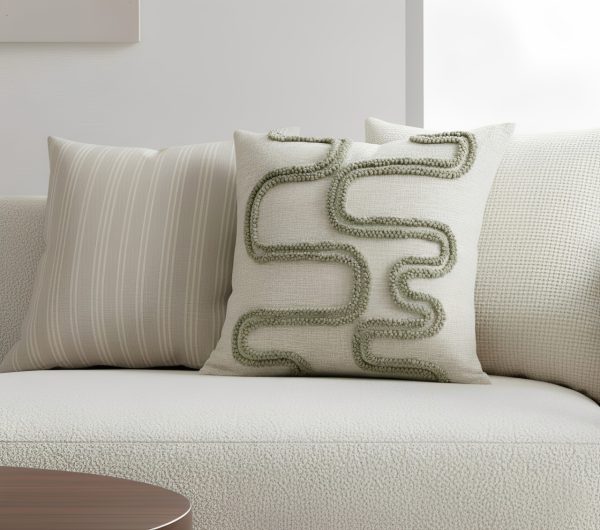 NEEDLE PILLOW 4